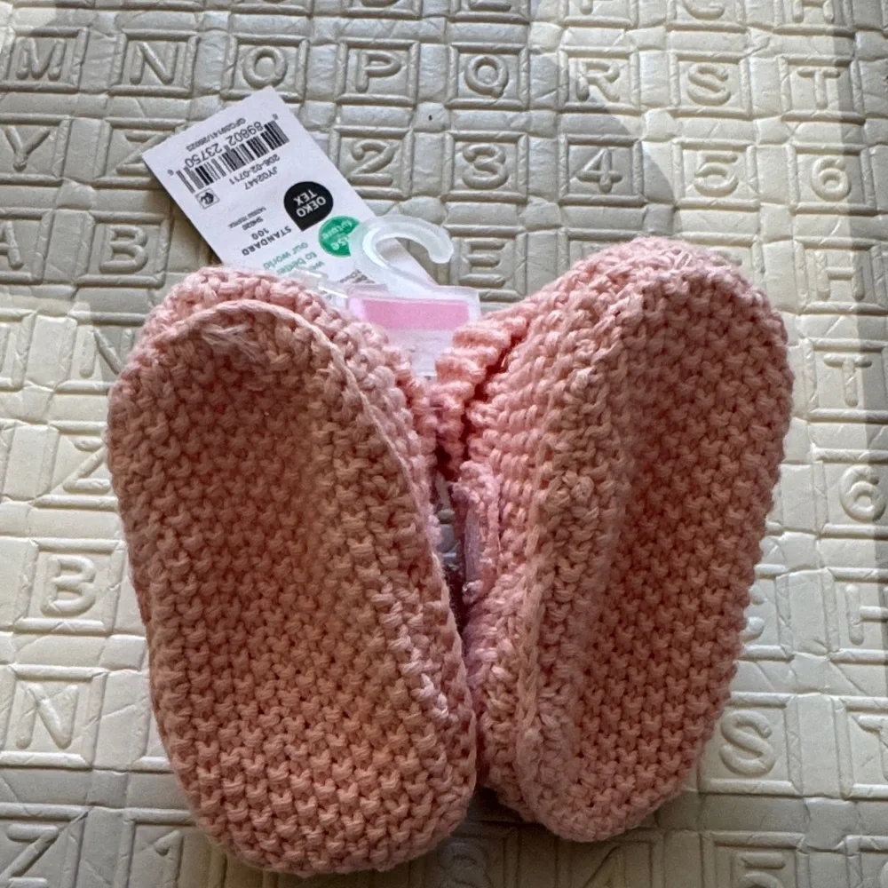 NWT Carter's Newborn Pink Knit Unicorn Booties